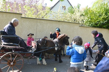 Charette à cheval au verger d'Asnières sur oise